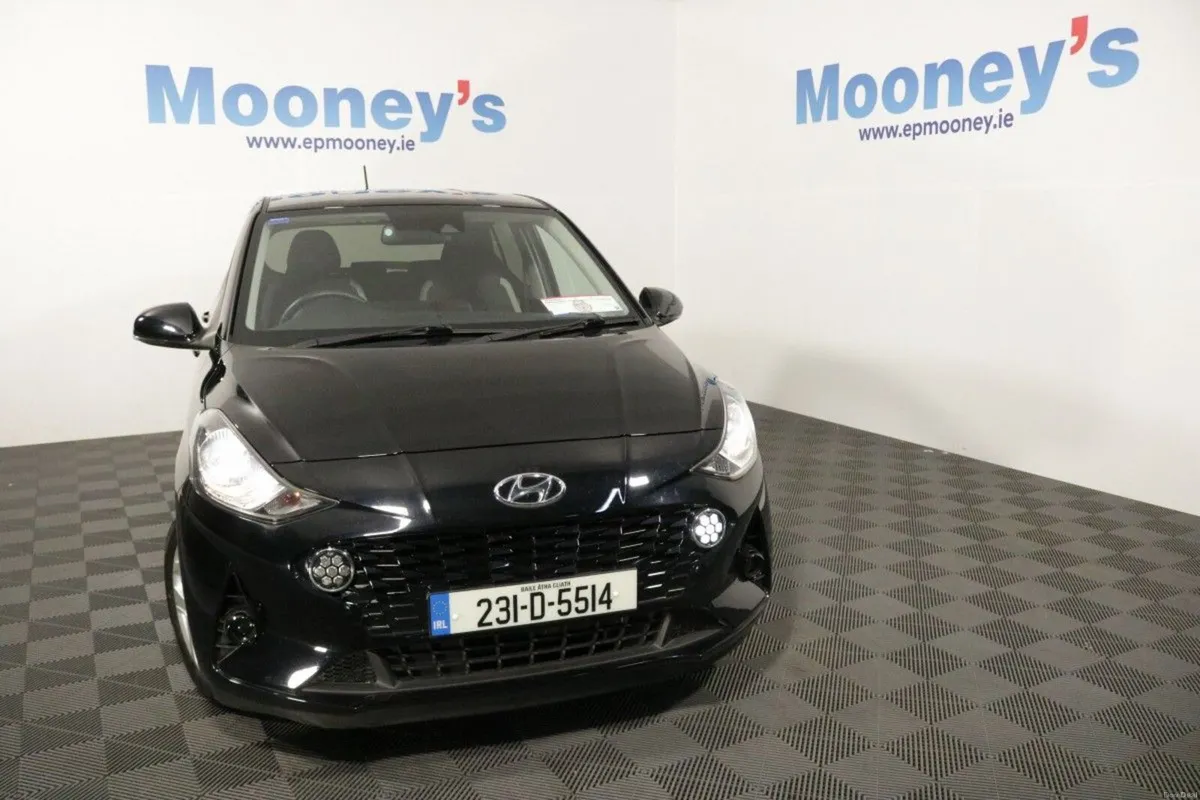Hyundai i10 Automatic Deluxe 1.0L Petrol Hatchback - Image 2