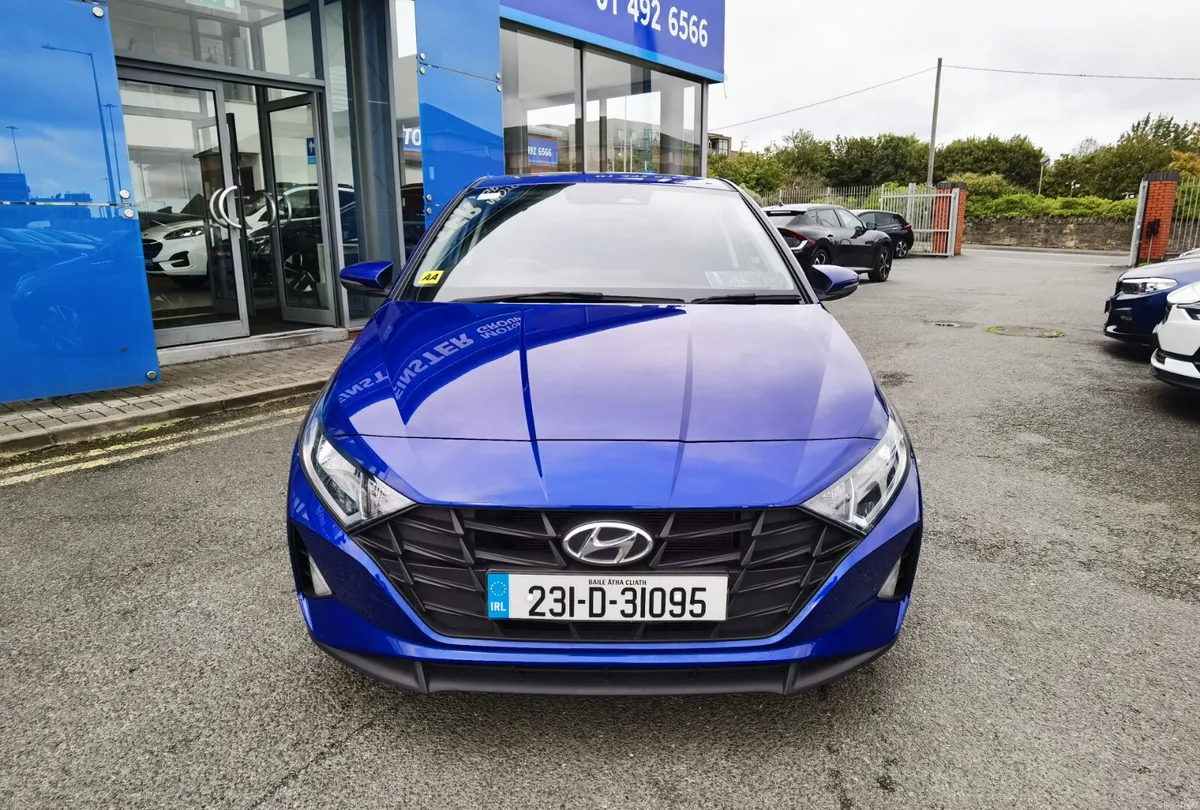 Hyundai i20 DELUXE PLUS 2023 - Image 2