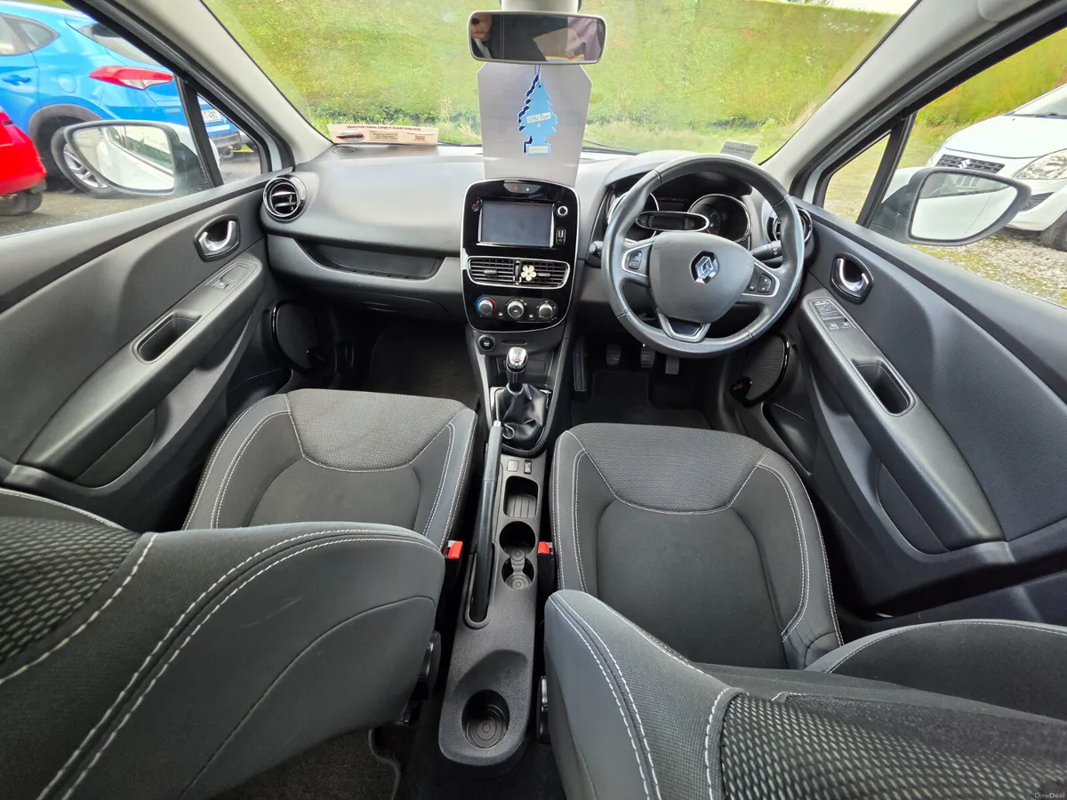 171 Renault Clio 1.1 Dynamique Nav Low Miles - Image 6