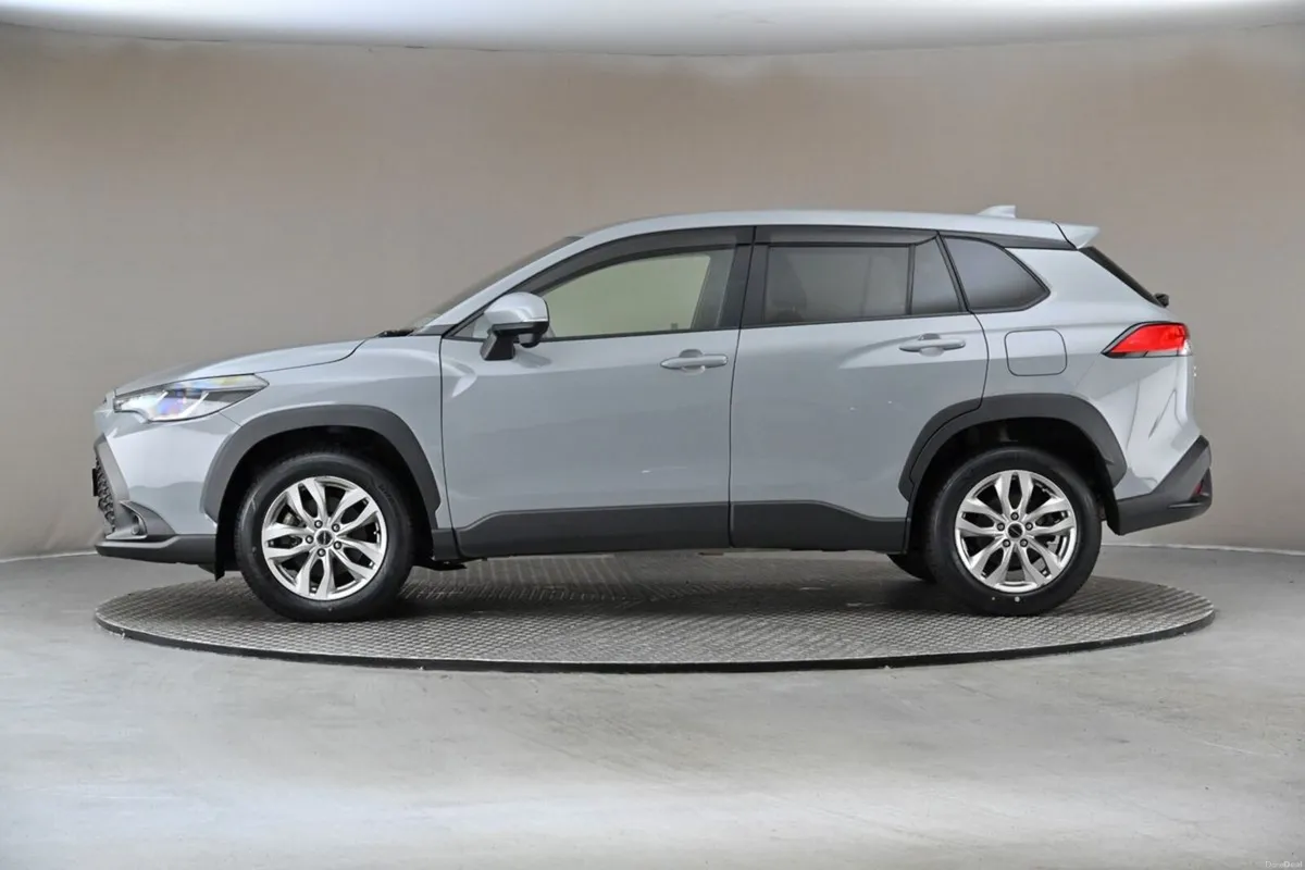 Toyota Corolla Cross 1.8 PETROL HYBRID - Image 5