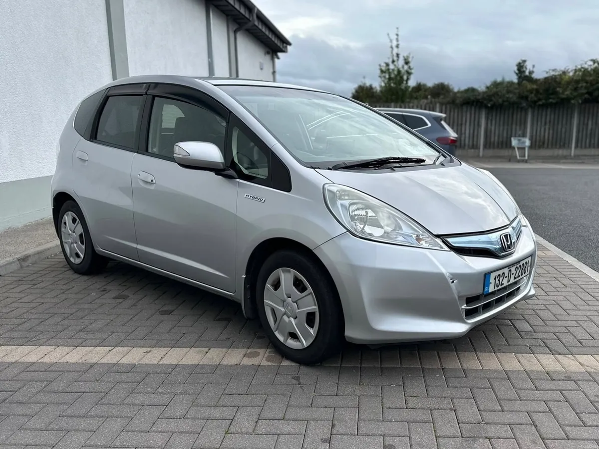 Honda Fit 2013 automatic nct 04/27 - Image 3
