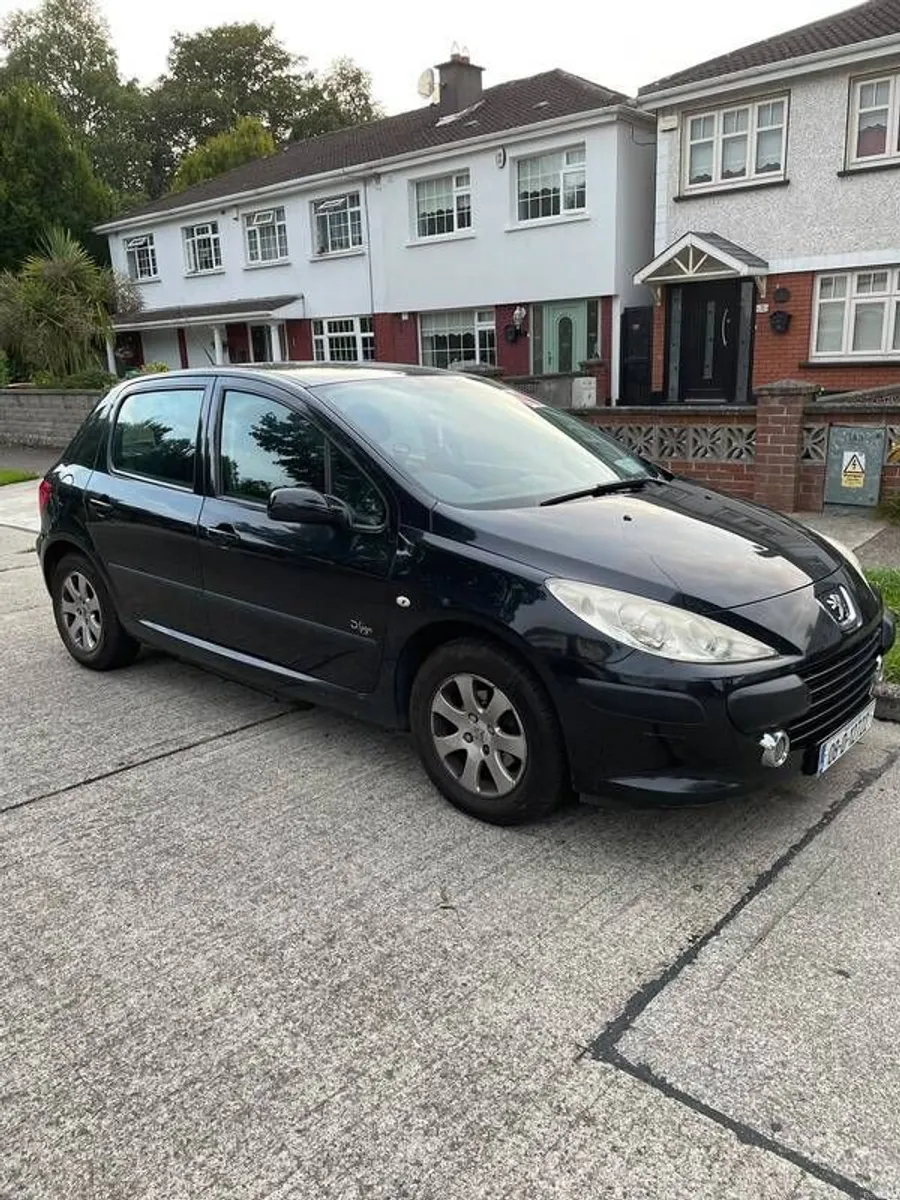 2008 Peugeot 307 - Image 1