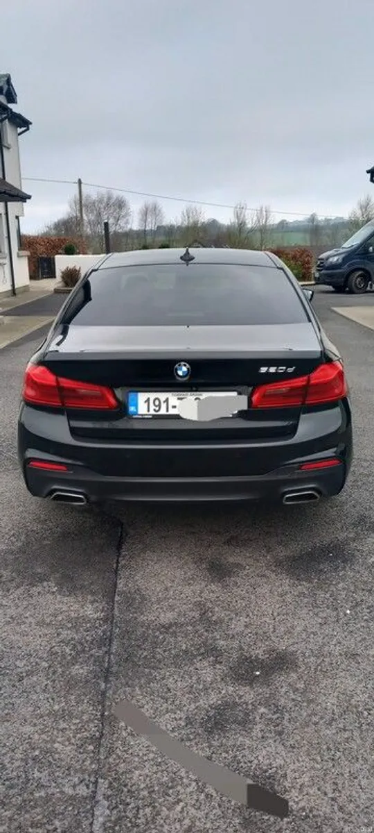 2019 Bmw 5-series - Image 2