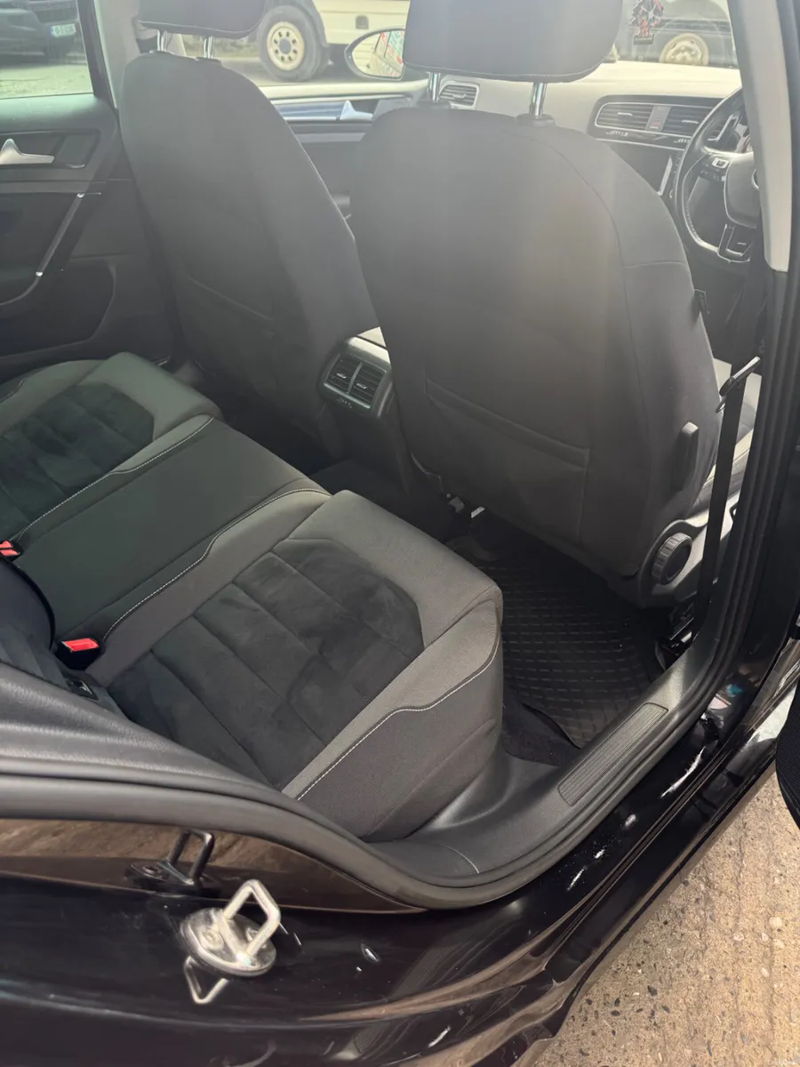 Volkswagen Touran 2015 - Image 6