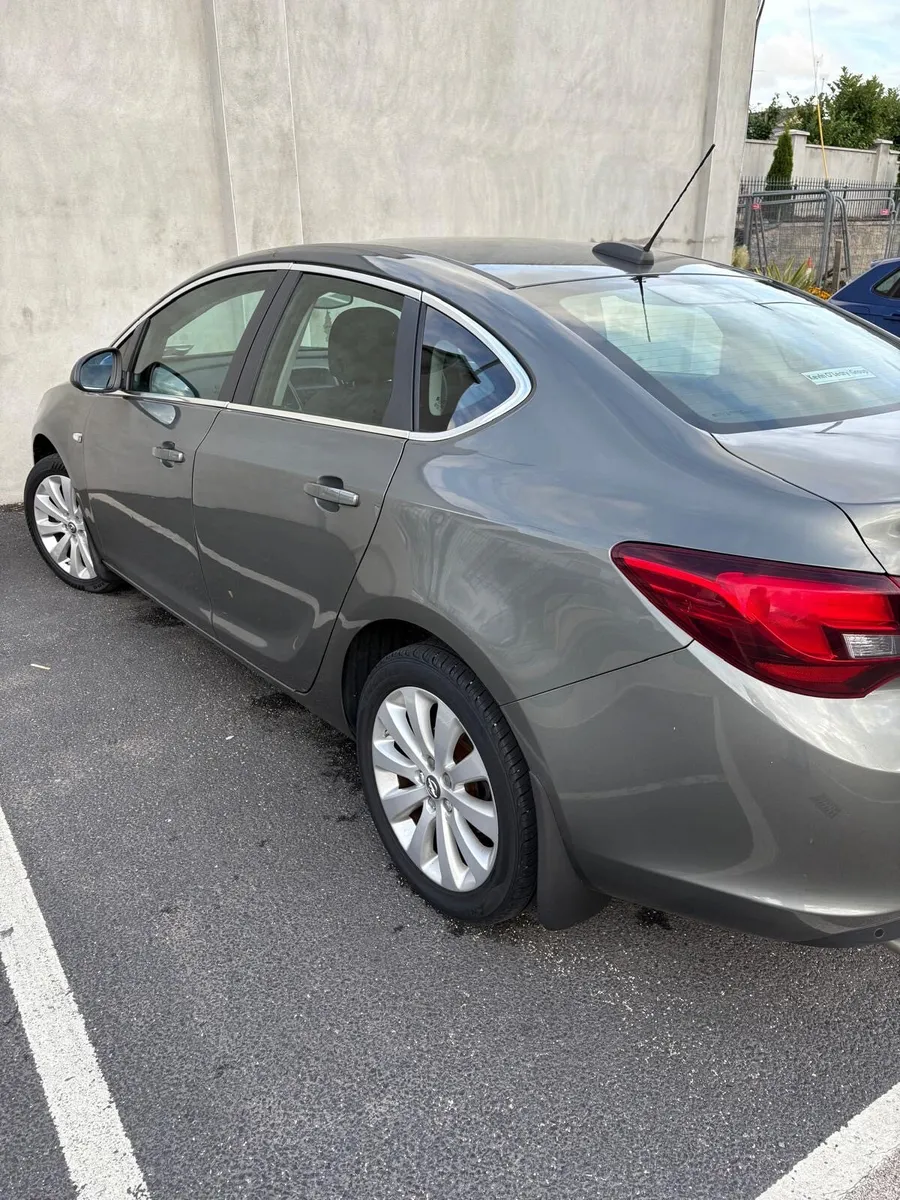 Opel Astra Astra 1.4 Turbo SCRI saloon 2018 - Image 2