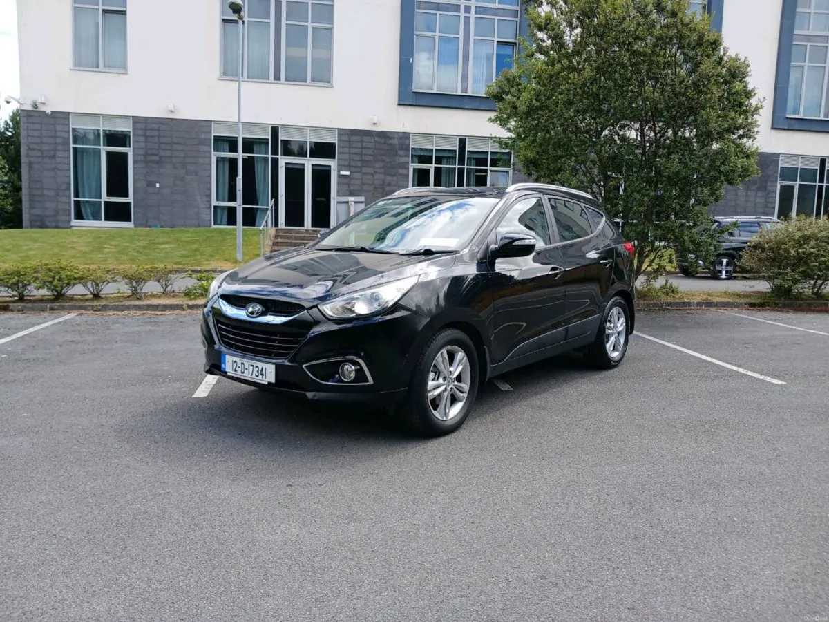 Hyundai i35 High Spec Low mileage model Black - Image 2