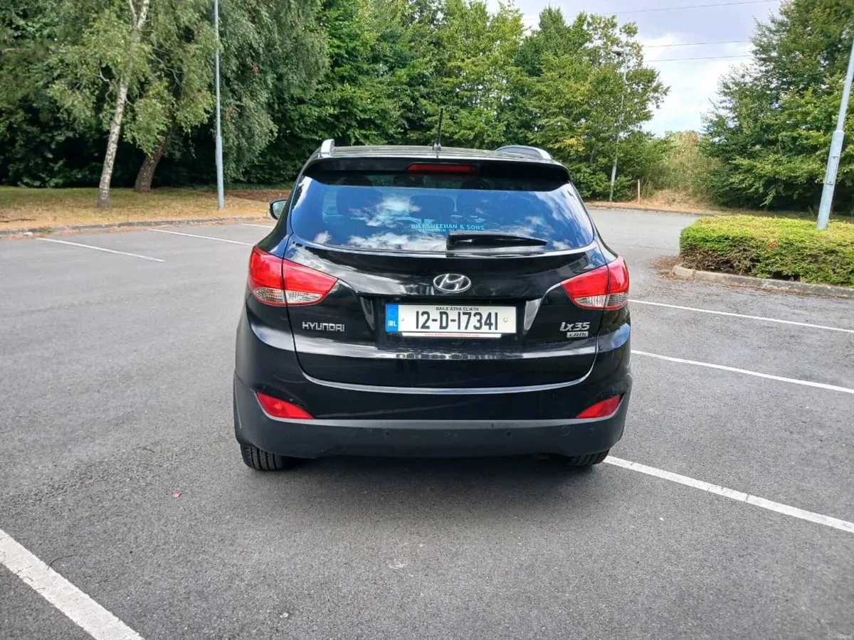 Hyundai i35 High Spec Low mileage model Black - Image 6