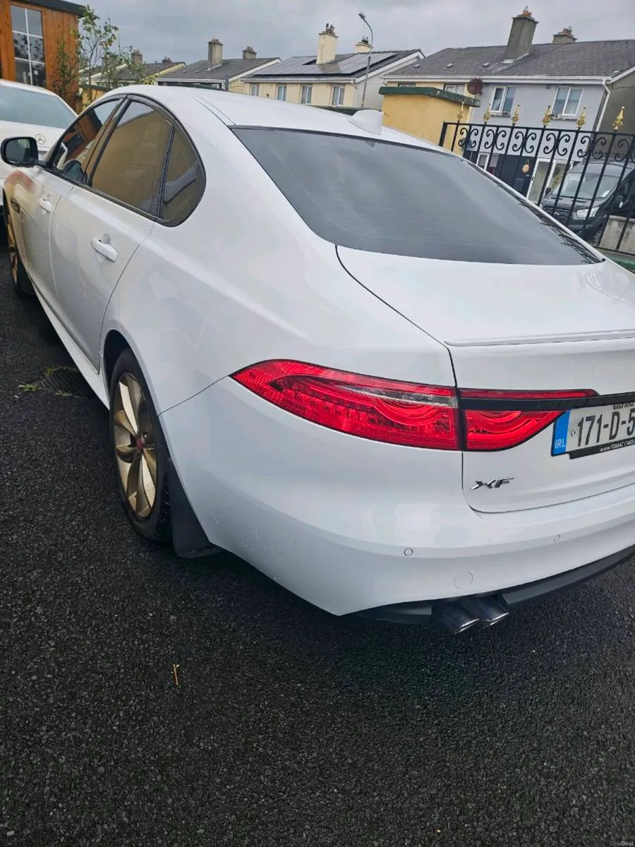 Jaguar xf 2017 automatic - Image 3
