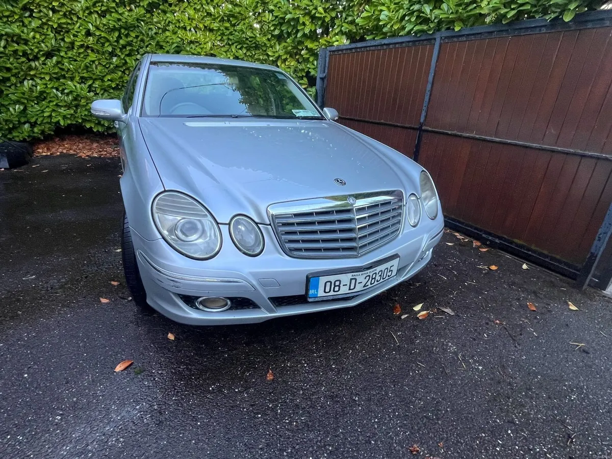 Mercedes-Benz E-Class 2008 - Image 2