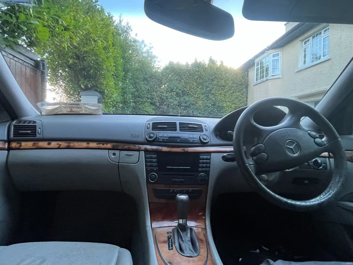 Mercedes-Benz E-Class 2008 - Image 3