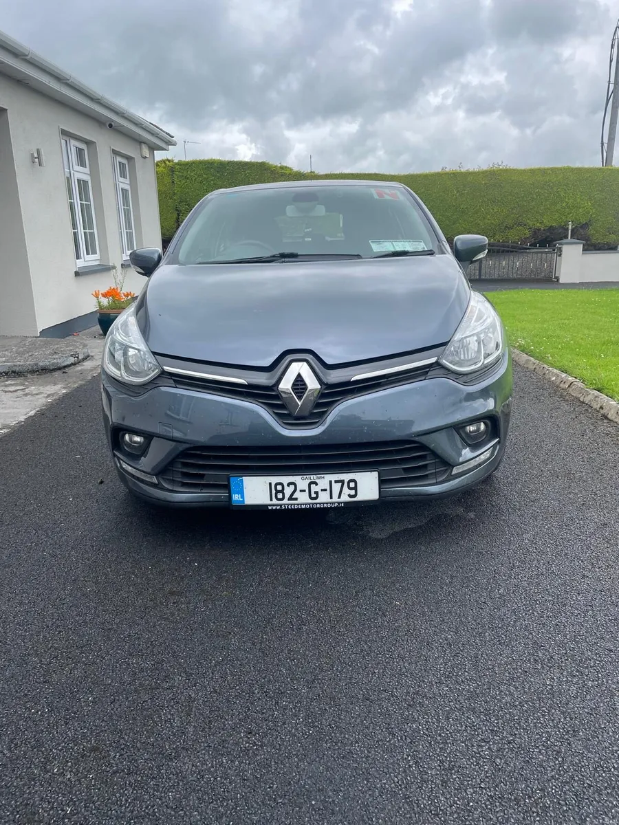 Clio Car - Image 1