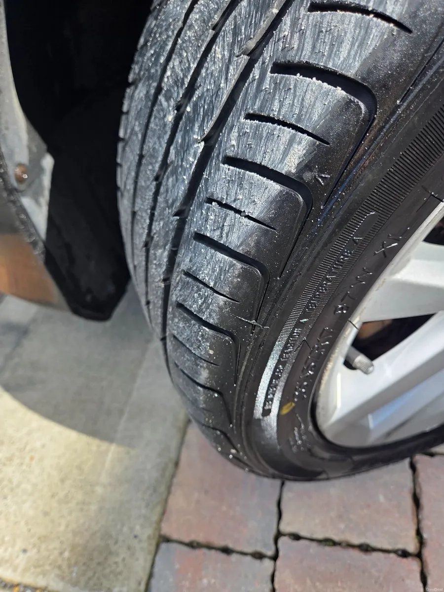 Volkswagen Passat 2012 - Image 3