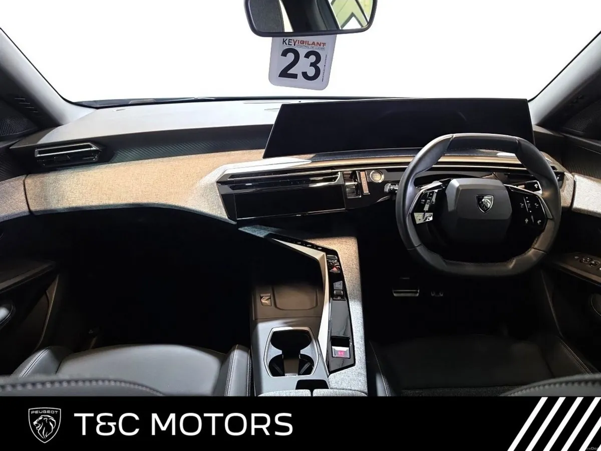 Peugeot 3008 E3008 Allure up to 527KM Range 73KWH - Image 2