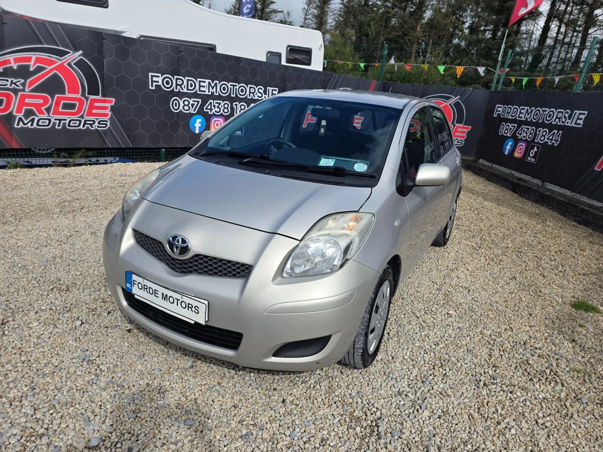 Toyota Yaris 2010 - Image 2