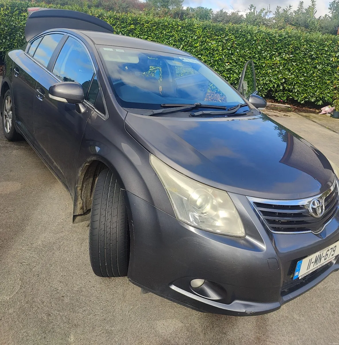 Toyota Avensis 2011 - Image 2