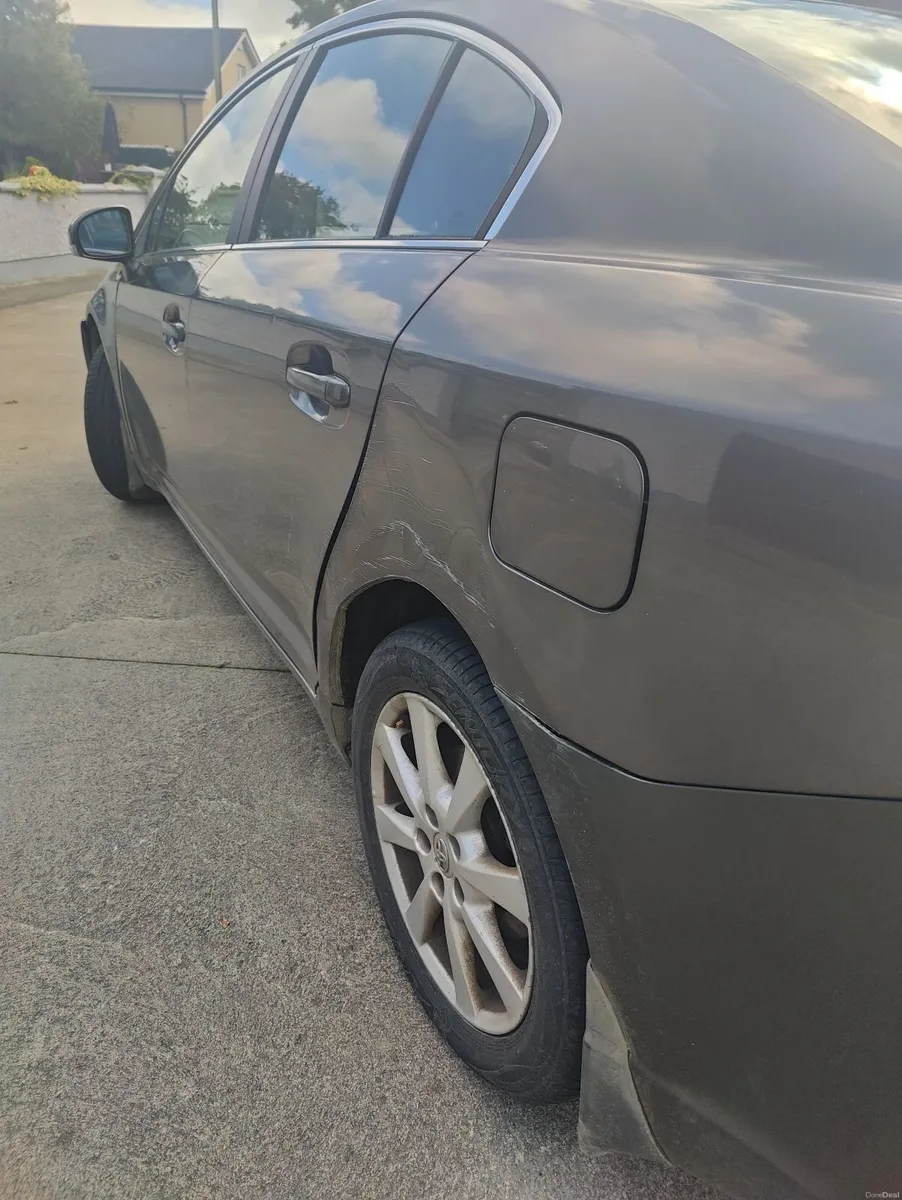 Toyota Avensis 2011 - Image 5