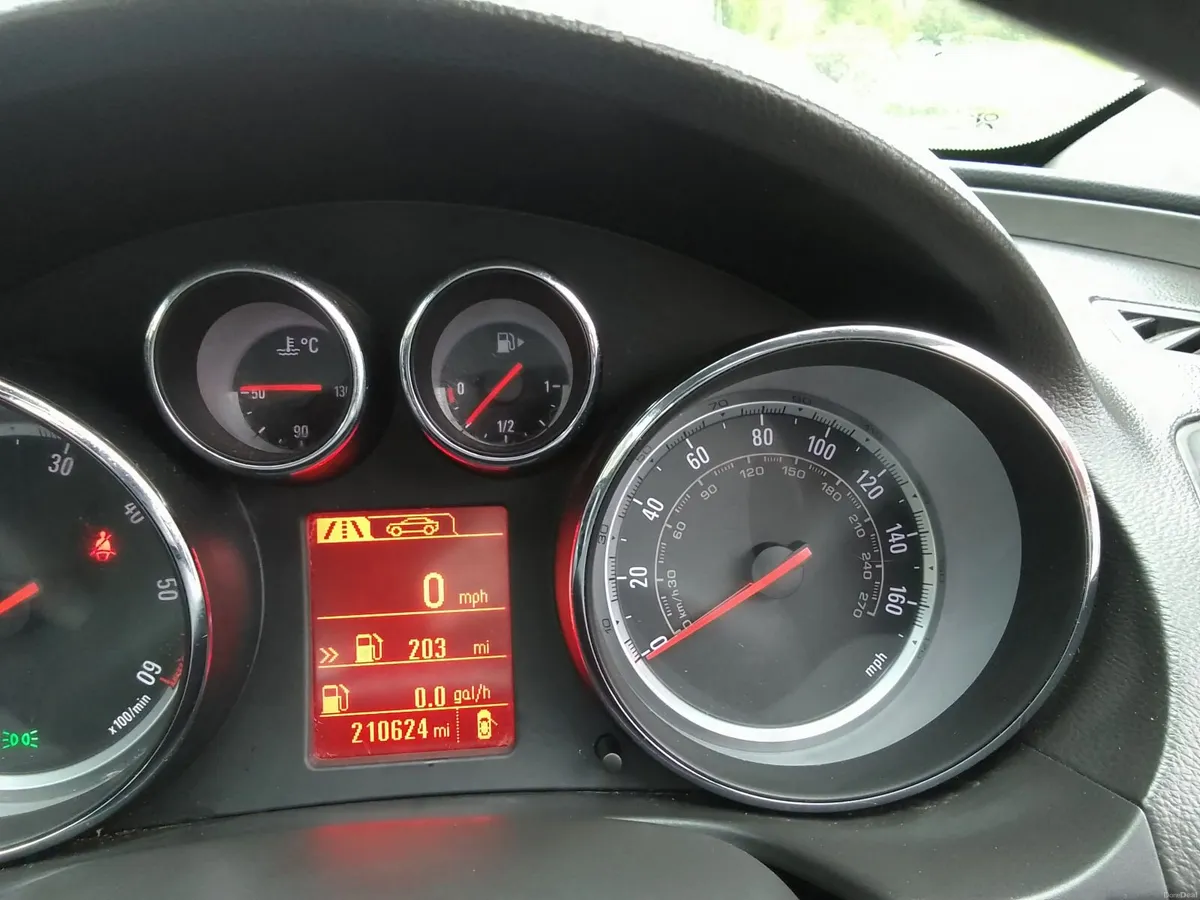 Vauxhall Insignia 2012 - Image 4