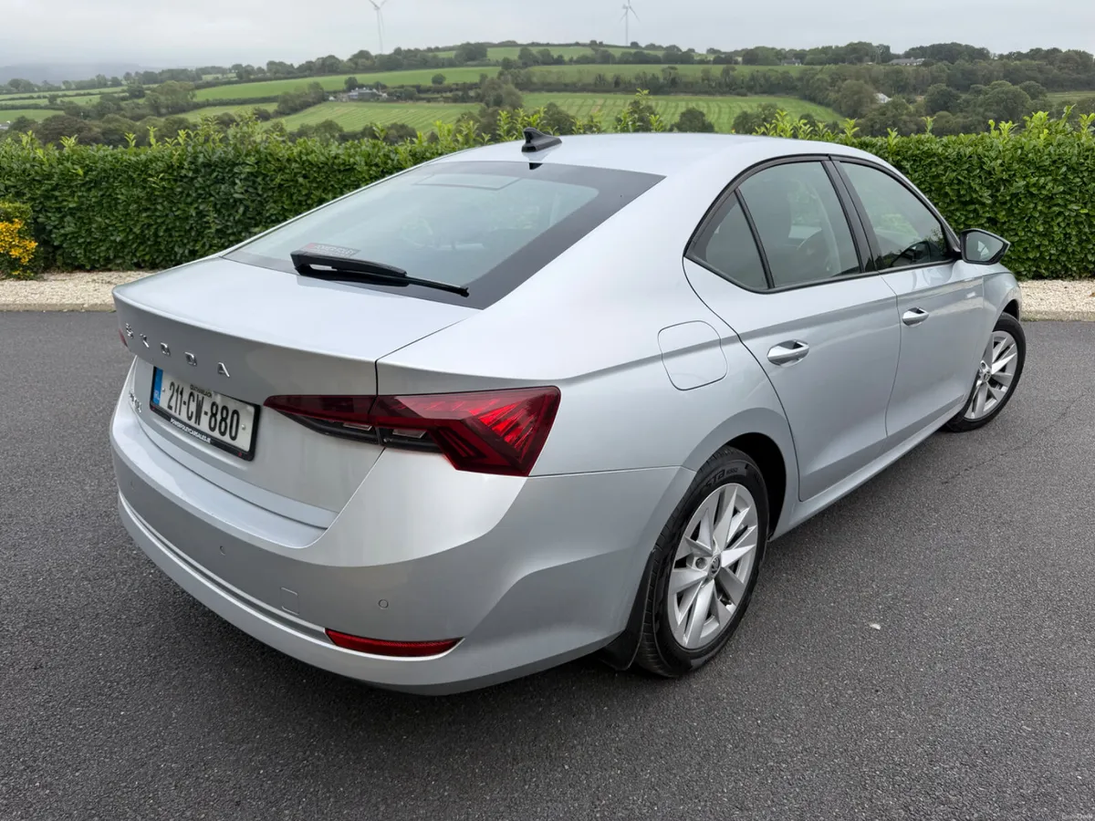 2021 (211) Skoda Octavia Ambition 2.0 Diesel - Image 4