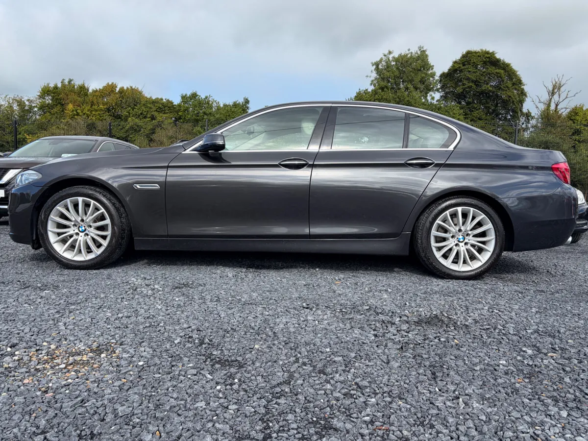 2016 BMW 520 LUXURY AUTO LOW KMS - Image 4