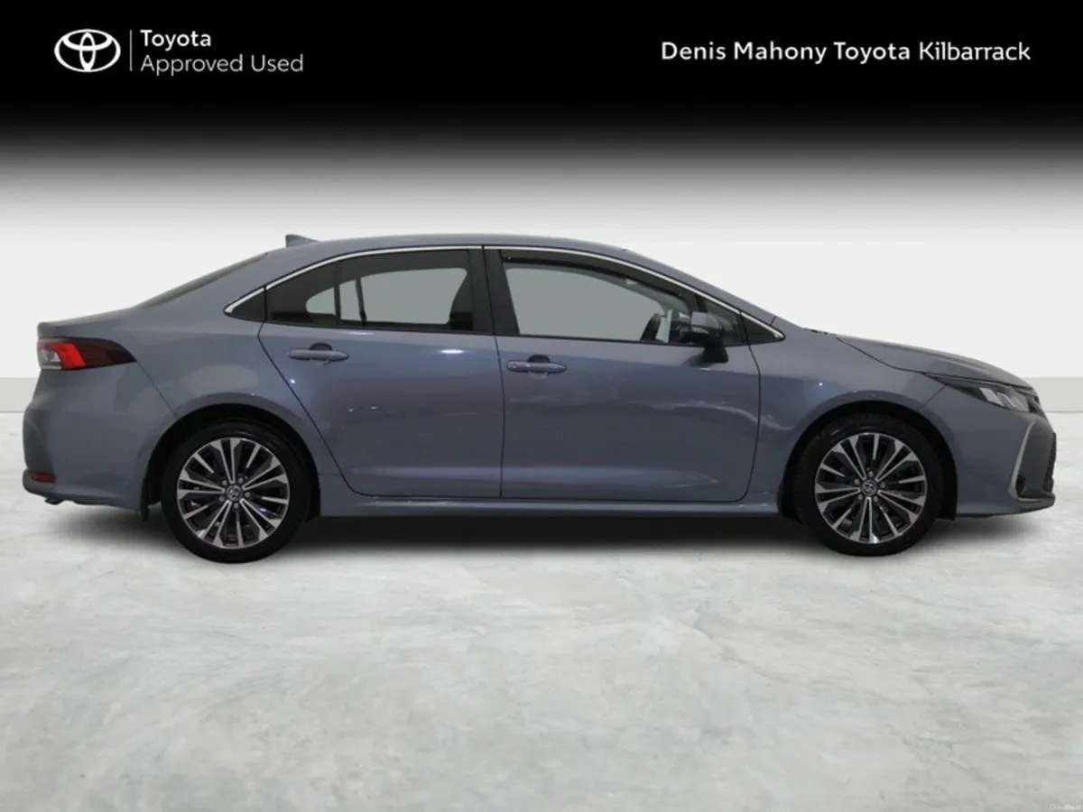 Toyota Corolla LUNA SPORT SALOON 4DR - Image 3