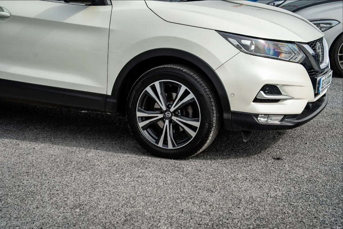 2018 Nissan Qashqai **MINT CONDITION** - Image 5