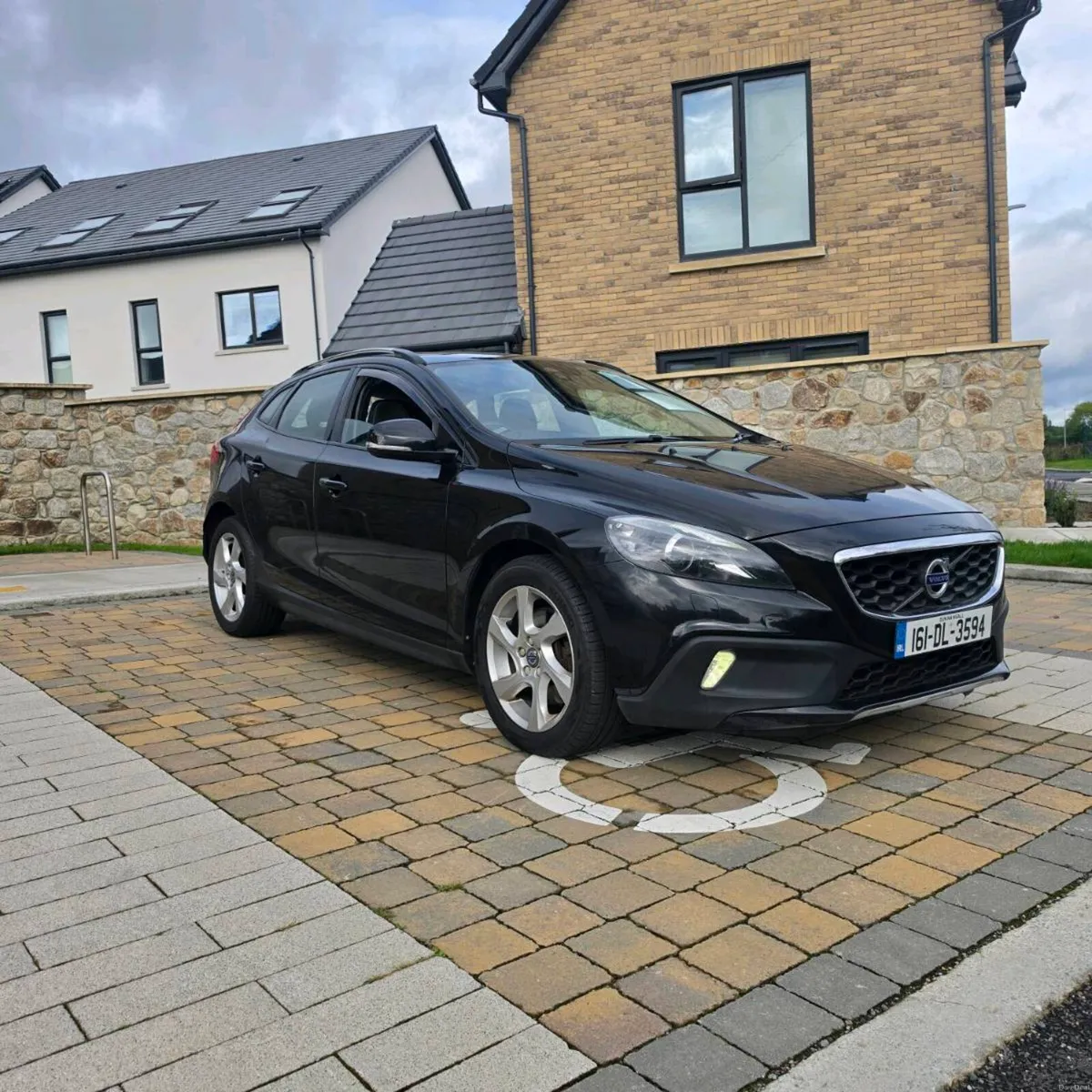 6250€ VOLVO V40 CROSS COUNTRY 2.0D LONG NCT/TAX - Image 2