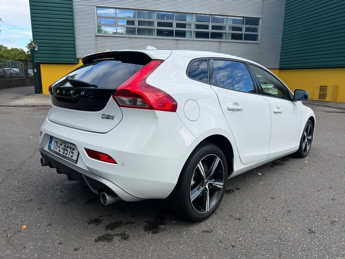 Volvo V40 2.0 D2 R-Design Automatic - Image 5