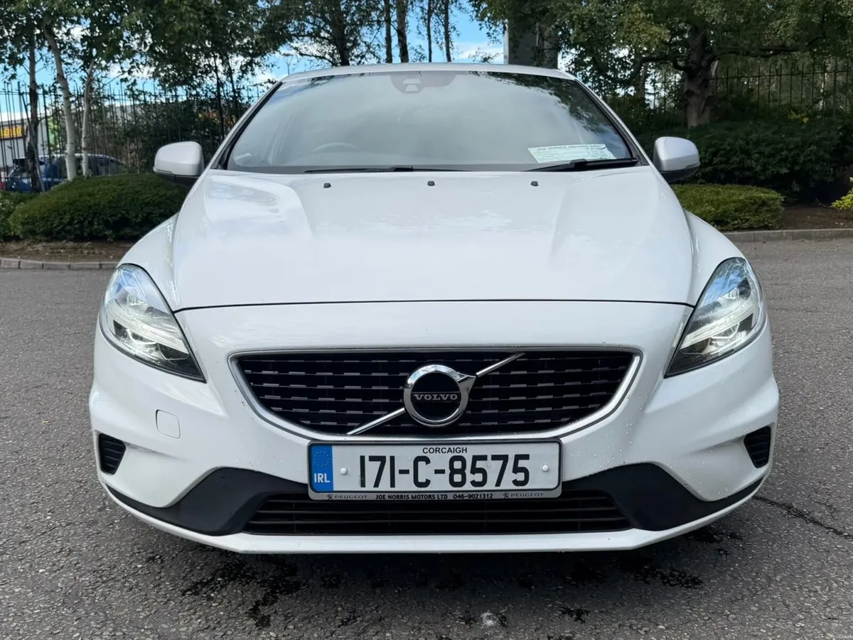 Volvo V40 2.0 D2 R-Design Automatic - Image 3