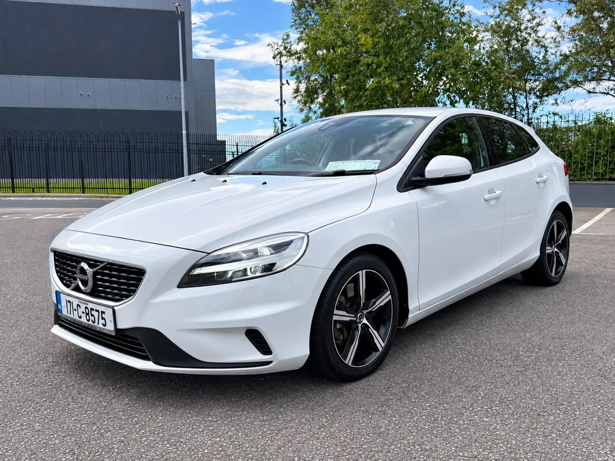 Volvo V40 2.0 D2 R-Design Automatic - Image 6