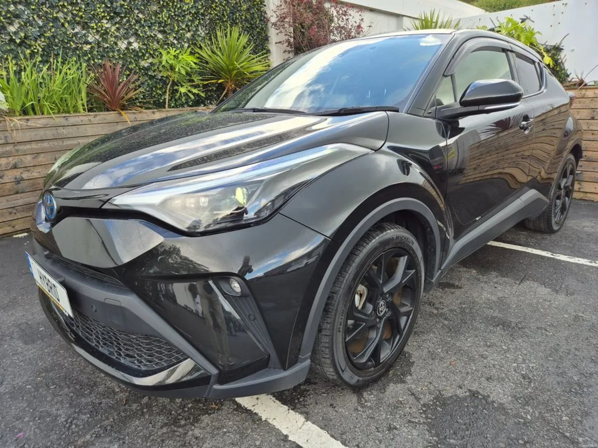 Toyota C-HR 1.8 HYBRID / SOL G NERO SAFETY PLUS II - Image 2