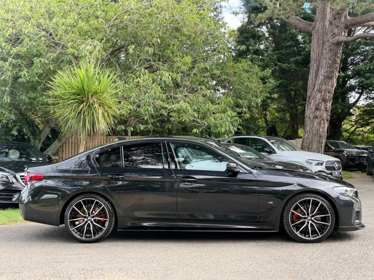 BMW 5-Series 520d M Sport Pro LCI - Image 4