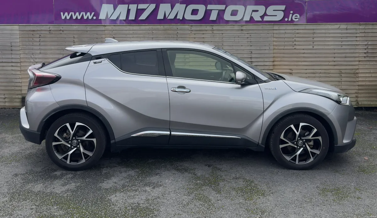 2018 Toyota CH-R, G Nero Spec, Hybrid Auto - Image 4
