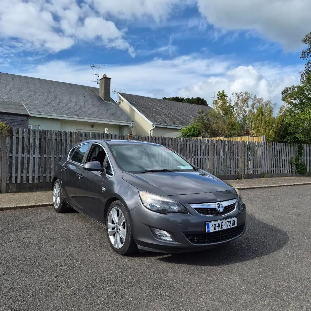 Vauxhall Astra 2010 - Image 2