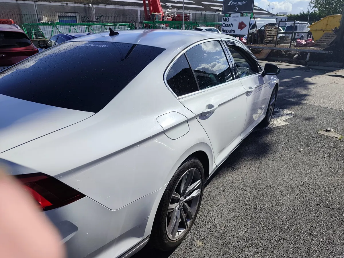 Volkswagen Passat 2015 - Image 4