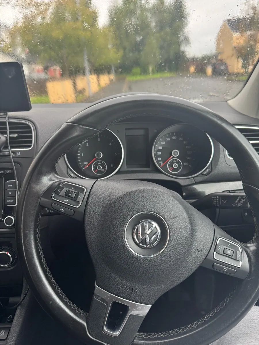Volkswagen Golf 1.6 blue motion tdi - Image 4