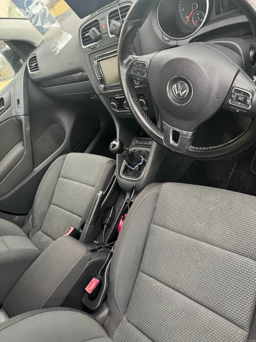 Volkswagen Golf 1.6 blue motion tdi - Image 5