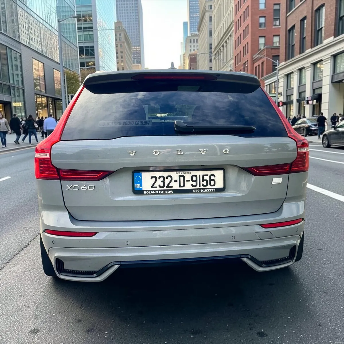 Volvo XC60 T6 PHEV 350hp AT8 Ultimate (dark theme) - Image 2