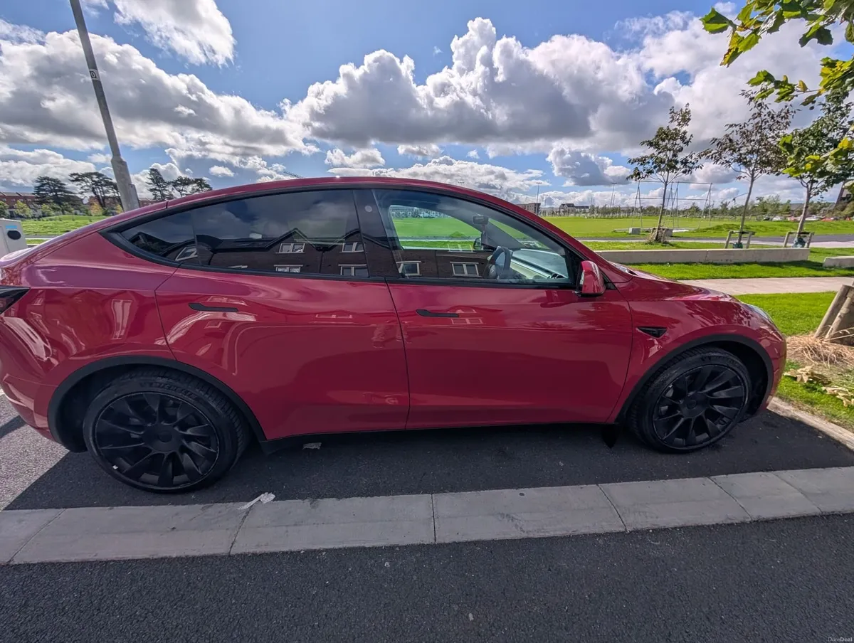 Tesla Model Y 2023 RWD - Image 3