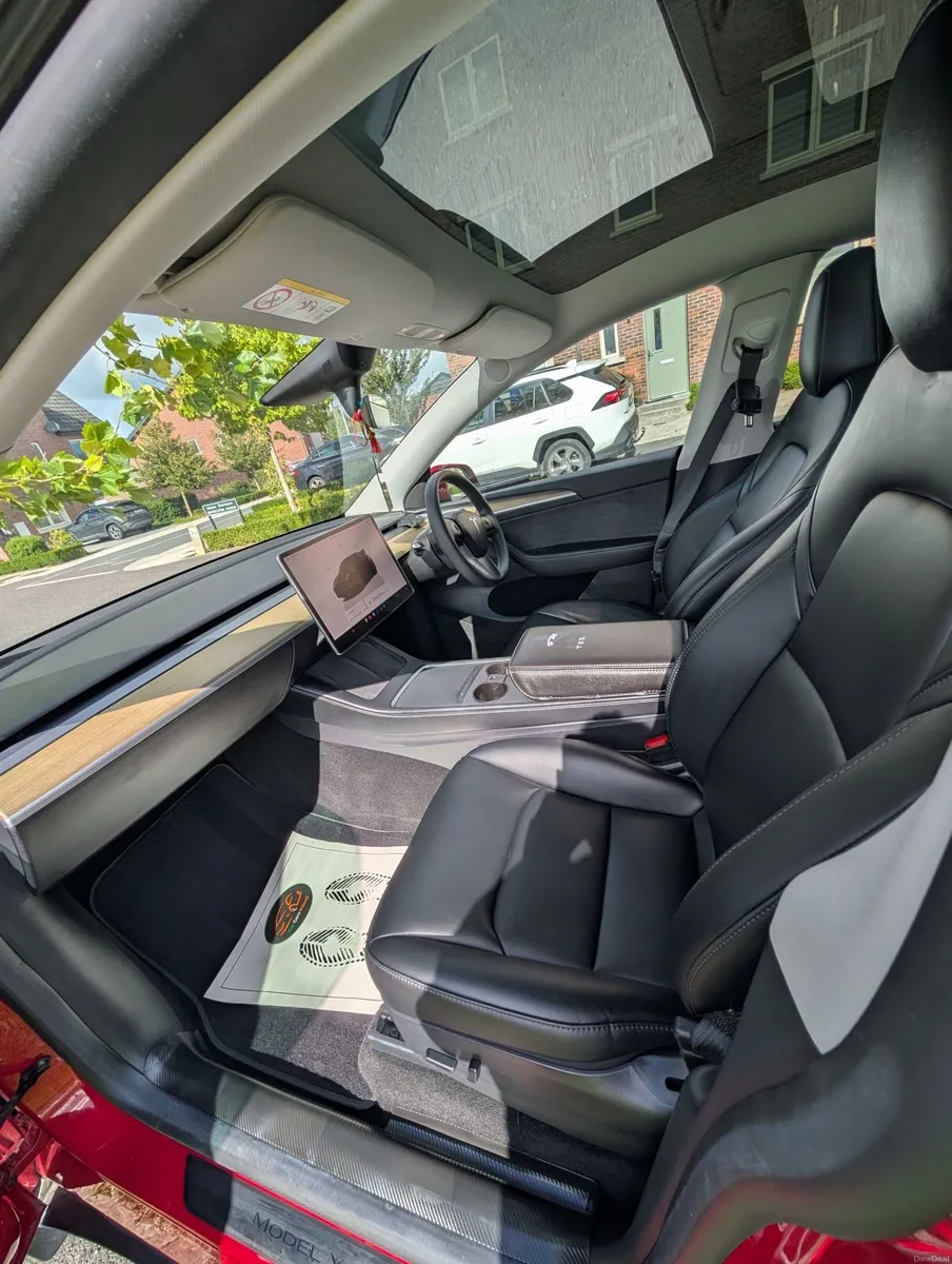 Tesla Model Y 2023 RWD - Image 6