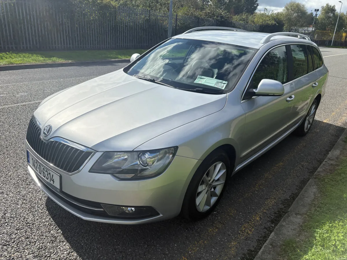 Superb 2.0 diesel tax and test, 1 owner serviced - Image 3
