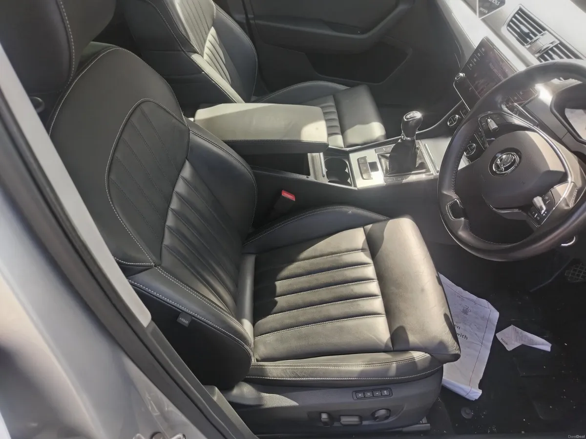 Skoda Superb 2022 - Image 5