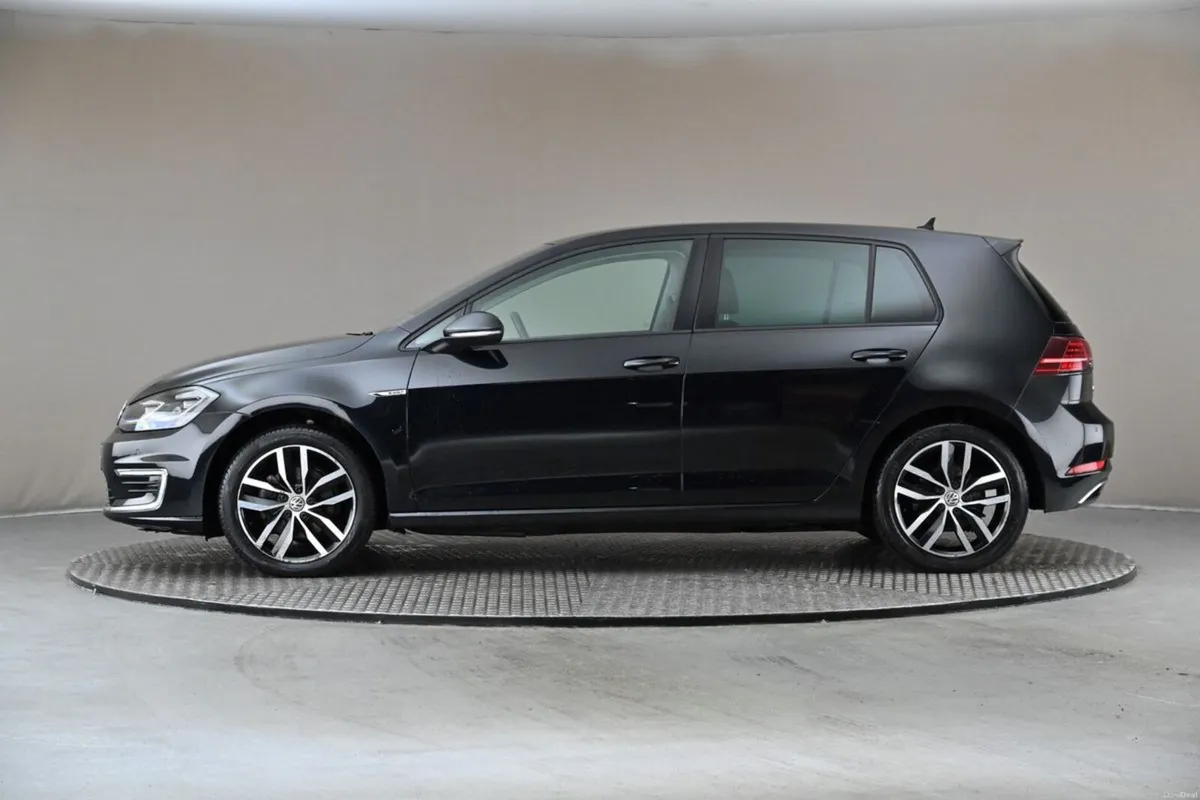 Volkswagen e-Golf EV DSG MK 7.5 35.8 KWH  **FULL L - Image 5