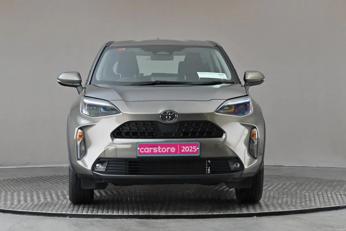 Toyota Yaris Cross 1.5 HYBRID LUNA - Image 2