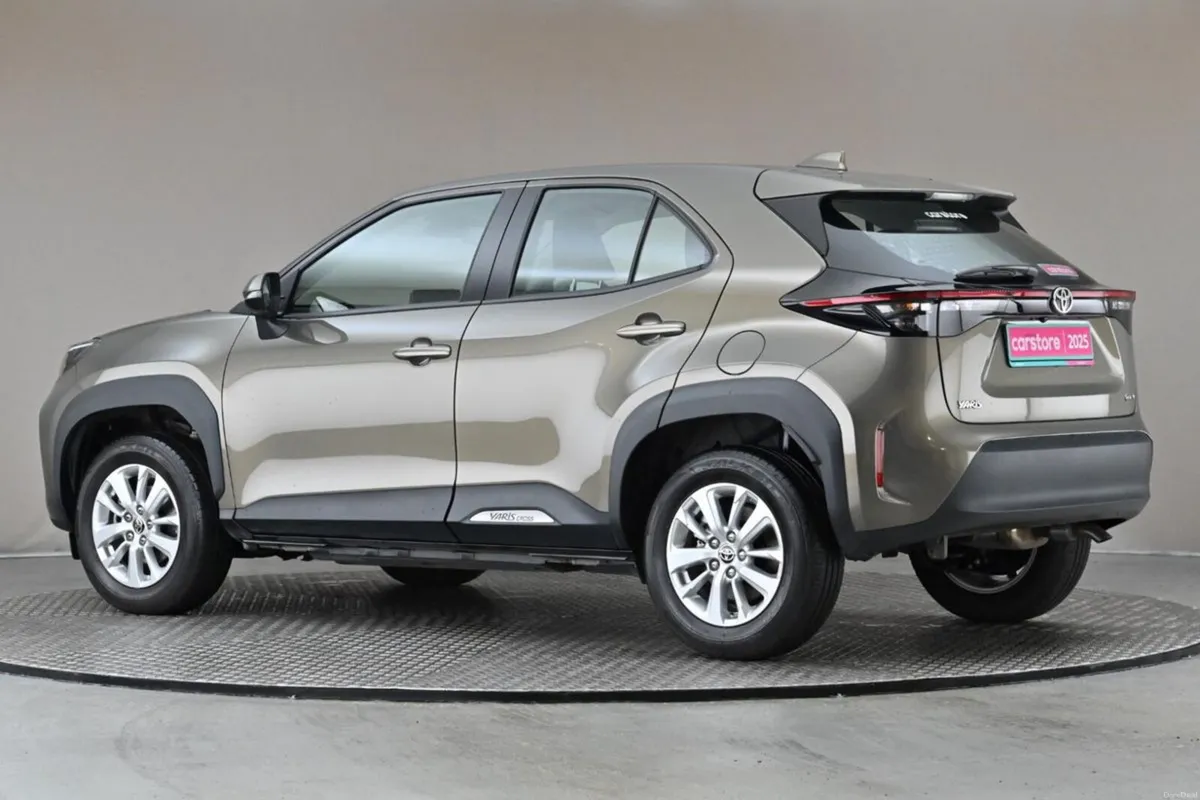 Toyota Yaris Cross 1.5 HYBRID LUNA - Image 6