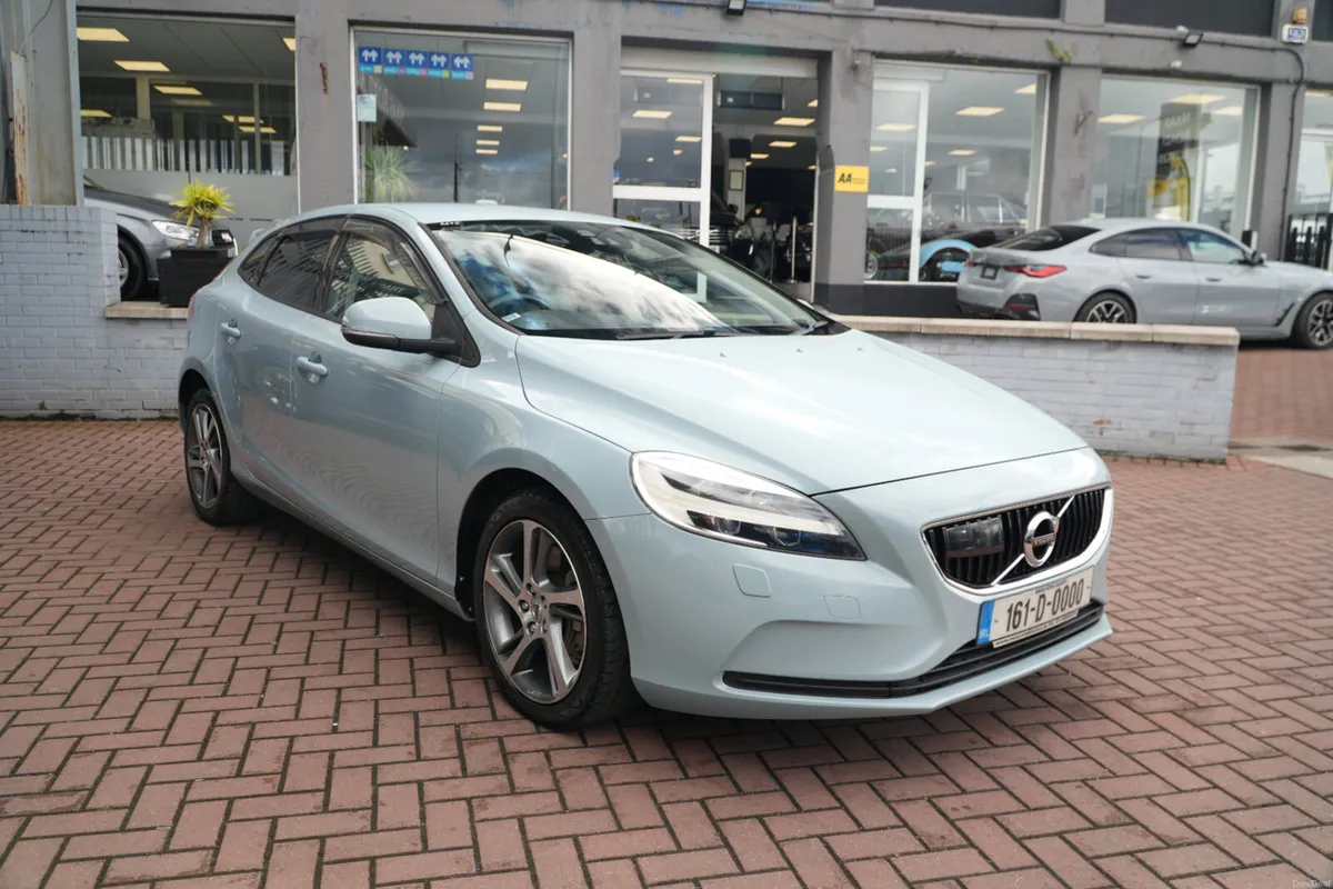 2016 VOLVO V40 D4 - Image 1