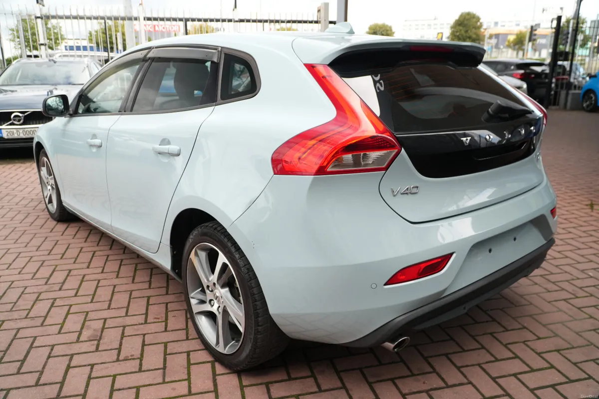 2016 VOLVO V40 D4 - Image 6