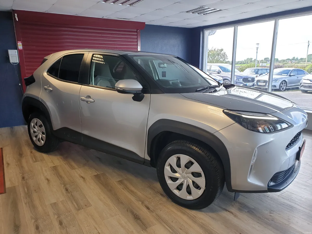 Toyota Yaris Cross 1.5 HYBRID AUTO - Image 2