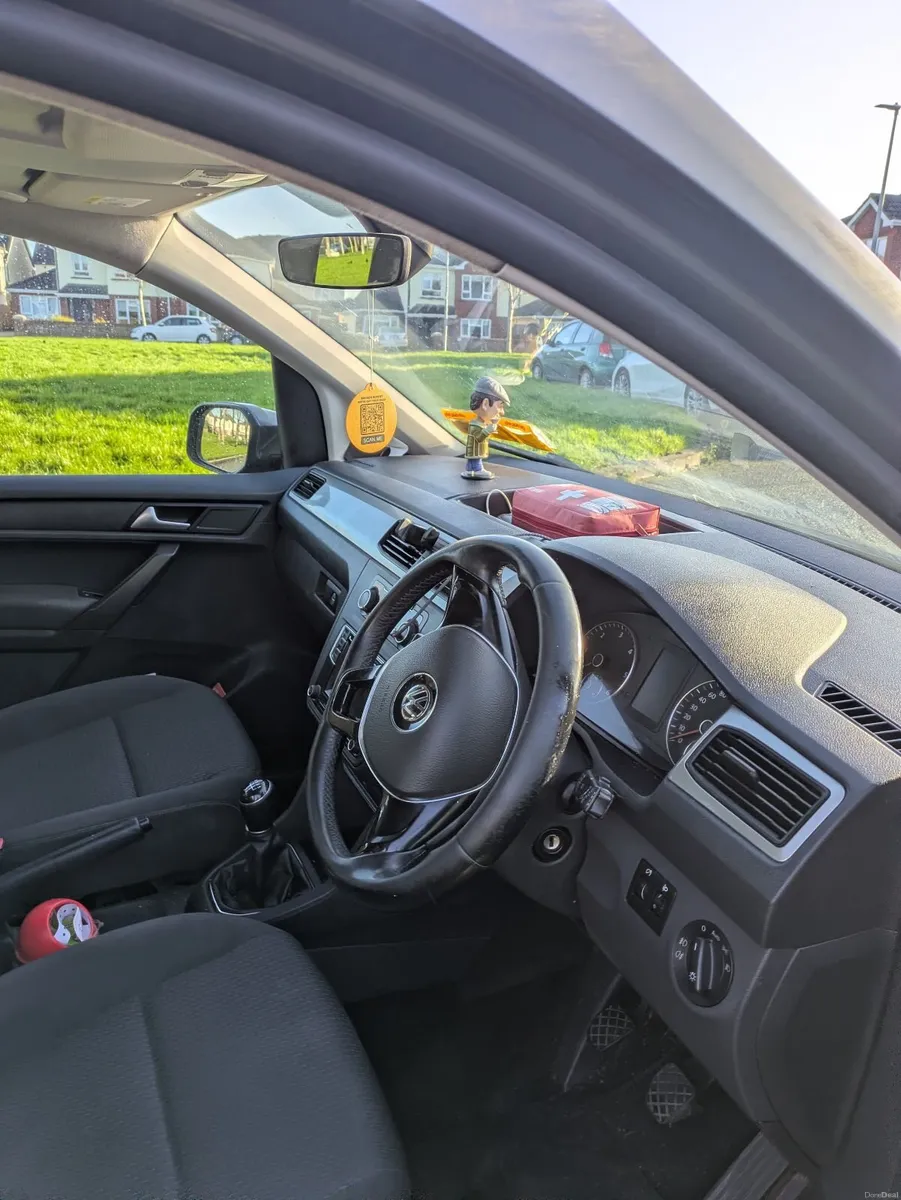 Volkswagen Caddy Maxi Life 2016 - Image 3
