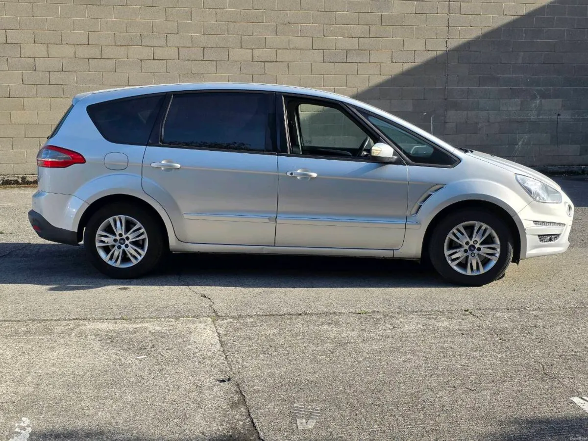 Ford S-Max - Image 1