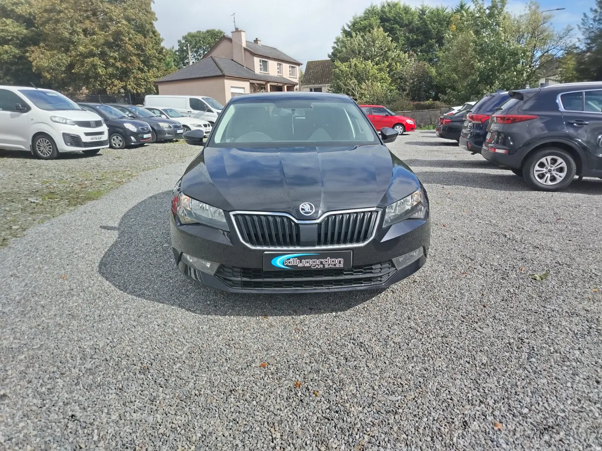Skoda Superb 2019 - Image 2